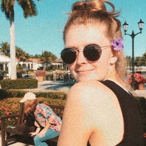 Meet your Posher, Dana